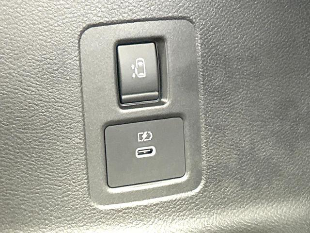 セレナ ｅ－パワー　ハイウェイスターＶ　登録済未使用車　メーカー純正１２．３型ナビ　全周囲カメラ　プロパイロット　両側電動スライドドア　衝突軽減装置　ＨＤＭＩ　シートヒーター　デジタルインナーミラー　リアオートエアコン　ＬＥＤヘッド（34枚目）