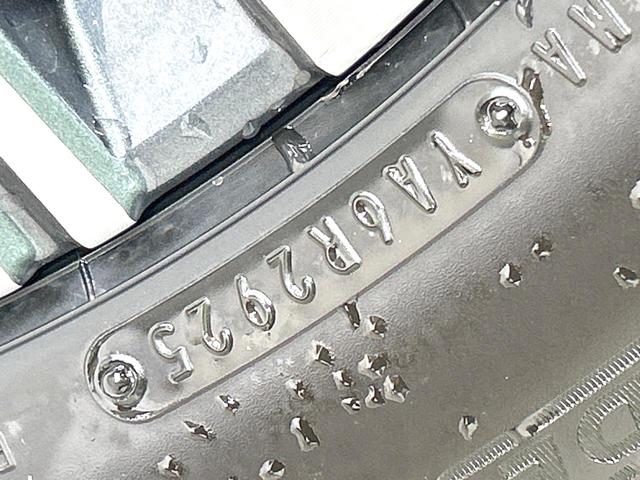 セレナ ｅ－パワー　ハイウェイスターＶ　登録済未使用車　メーカー純正１２．３型ナビ　全周囲カメラ　プロパイロット　両側電動スライドドア　衝突軽減装置　ＨＤＭＩ　シートヒーター　デジタルインナーミラー　リアオートエアコン　ＬＥＤヘッド（64枚目）