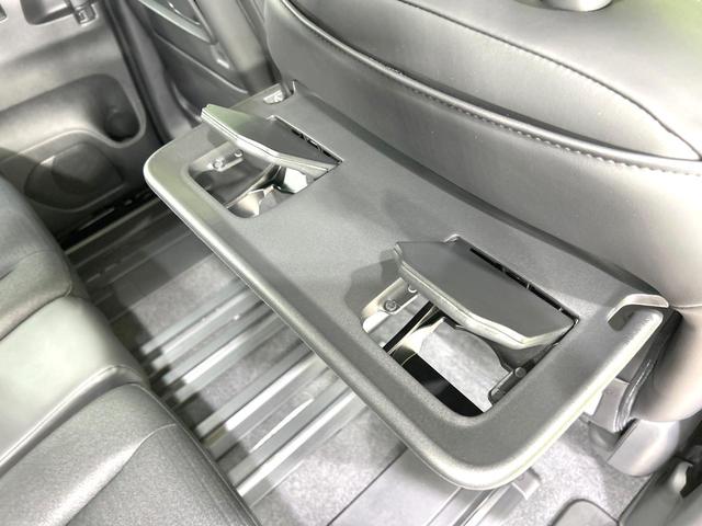 セレナ ｅ－パワー　ハイウェイスターＶ　登録済未使用車　メーカー純正１２．３型ナビ　全周囲カメラ　プロパイロット　両側電動スライドドア　衝突軽減装置　ＨＤＭＩ　シートヒーター　デジタルインナーミラー　リアオートエアコン　ＬＥＤヘッド（73枚目）