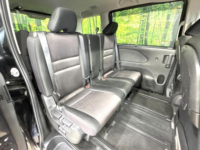セレナ ハイウェイスターＧ　ハンズフリー　両側電動ドア　純正ＳＤナビ　後部モニター　禁煙車　バックカメラ　衝突軽減装置　８人乗　スマートキー　ＬＥＤヘッド　ＥＴＣ　純正１６インチＡＷ　オートライト　オートエアコン　リアエアコン（9枚目）