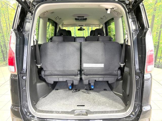 セレナ ハイウェイスターＧ　ハンズフリー　両側電動ドア　純正ＳＤナビ　後部モニター　禁煙車　バックカメラ　衝突軽減装置　８人乗　スマートキー　ＬＥＤヘッド　ＥＴＣ　純正１６インチＡＷ　オートライト　オートエアコン　リアエアコン（11枚目）
