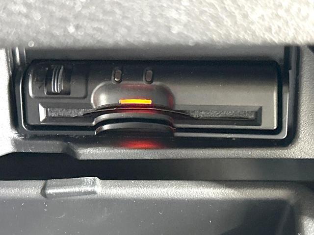 セレナ ハイウェイスターＧ　ハンズフリー　両側電動ドア　純正ＳＤナビ　後部モニター　禁煙車　バックカメラ　衝突軽減装置　８人乗　スマートキー　ＬＥＤヘッド　ＥＴＣ　純正１６インチＡＷ　オートライト　オートエアコン　リアエアコン（36枚目）