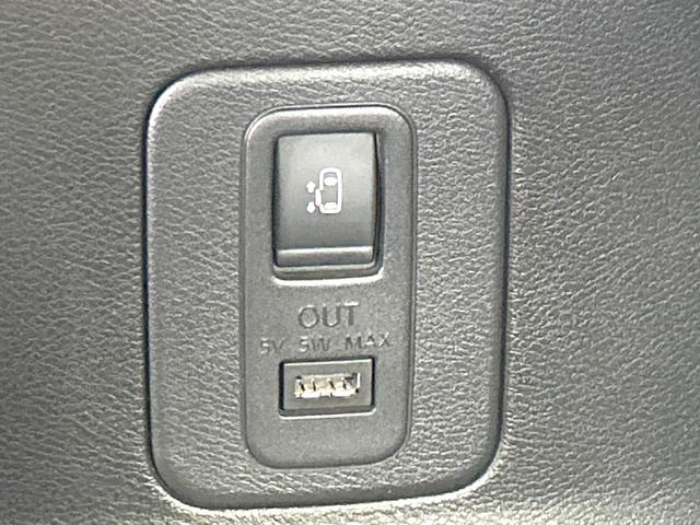 セレナ ハイウェイスターＧ　ハンズフリー　両側電動ドア　純正ＳＤナビ　後部モニター　禁煙車　バックカメラ　衝突軽減装置　８人乗　スマートキー　ＬＥＤヘッド　ＥＴＣ　純正１６インチＡＷ　オートライト　オートエアコン　リアエアコン（65枚目）