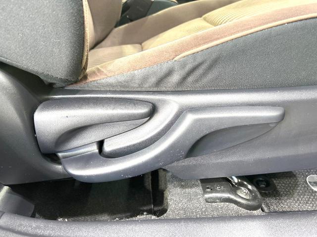 アクア G 禁煙車 SDナビ バックカメラ スマートキー ETC オートエアコン Bluetooth CD DVD再生 フルセグ 横滑り防止装置 プライバシーG 盗難防止装置 ステアリングスイッチ 電動格納ミラー(47枚目)