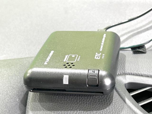 ヤリスクロス X 禁煙車 ナビ バックカメラ 衝突軽減装置 レーダクルーズ ETC ドラレコ Bluetooth再生 フルセグ オートライト オートマチックハイビーム 盗難防止装置 プライバシーガラス 電動格納ミラー(7枚目)