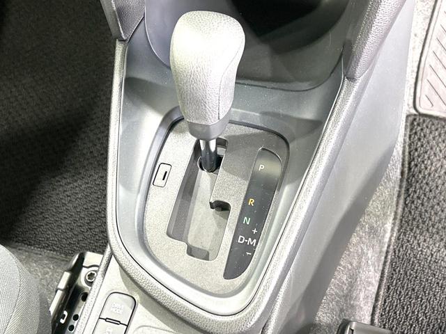 ヤリスクロス X 禁煙車 ナビ バックカメラ 衝突軽減装置 レーダクルーズ ETC ドラレコ Bluetooth再生 フルセグ オートライト オートマチックハイビーム 盗難防止装置 プライバシーガラス 電動格納ミラー(25枚目)