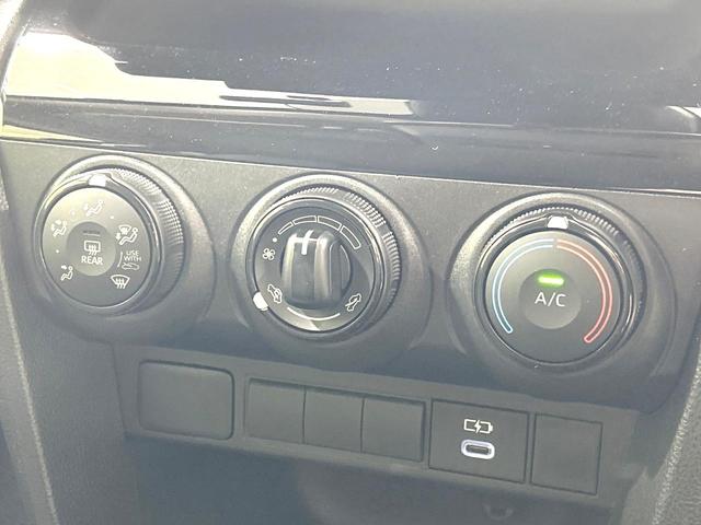 ヤリスクロス X 禁煙車 ナビ バックカメラ 衝突軽減装置 レーダクルーズ ETC ドラレコ Bluetooth再生 フルセグ オートライト オートマチックハイビーム 盗難防止装置 プライバシーガラス 電動格納ミラー(26枚目)