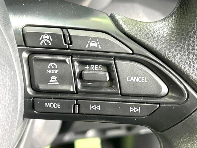 ヤリスクロス X 禁煙車 ナビ バックカメラ 衝突軽減装置 レーダクルーズ ETC ドラレコ Bluetooth再生 フルセグ オートライト オートマチックハイビーム 盗難防止装置 プライバシーガラス 電動格納ミラー(32枚目)