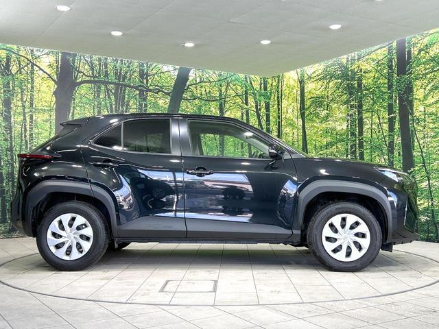 ヤリスクロス X 禁煙車 ナビ バックカメラ 衝突軽減装置 レーダクルーズ ETC ドラレコ Bluetooth再生 フルセグ オートライト オートマチックハイビーム 盗難防止装置 プライバシーガラス 電動格納ミラー(56枚目)