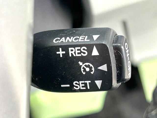 プリウス G 後期 純正ナビ バックカメラ パワーシート Bluetooth/CD/DVD再生 フルセグ ハーフレザーシート ドラレコ スマートキー HIDヘッド ETC クルコン オートエアコン オートライト(4枚目)