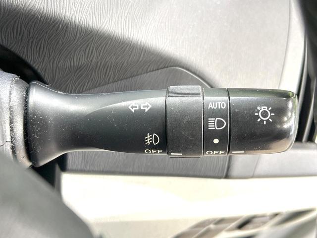 プリウス G 後期 純正ナビ バックカメラ パワーシート Bluetooth/CD/DVD再生 フルセグ ハーフレザーシート ドラレコ スマートキー HIDヘッド ETC クルコン オートエアコン オートライト(32枚目)