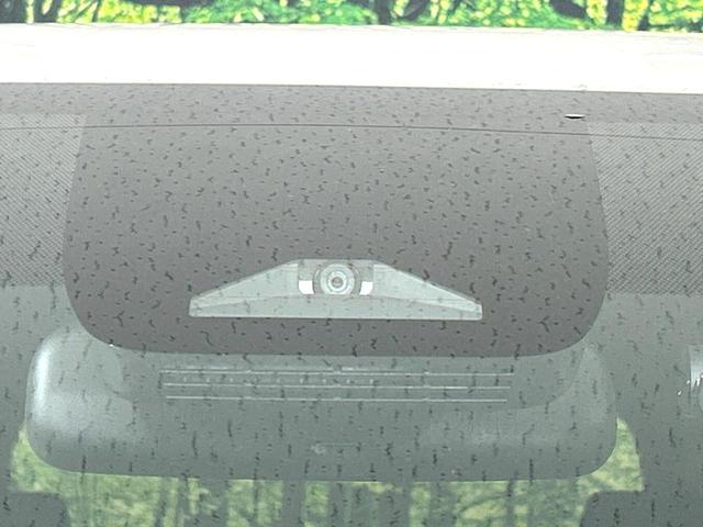 ヴォクシー ハイブリッドS-Z 禁煙車 純正10.5型ナビ フルセグ バックカメラ 衝突被害軽減装置 レーダークルーズ 両側電動ドア ハーフレザーシート ドラレコ クリアランスソナー LEDヘッド ETC2.0 純正17インチAW(3枚目)