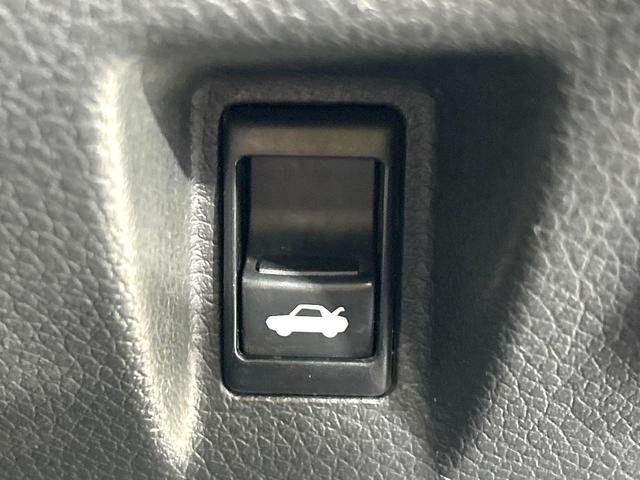 シルフィ Ｓ　ツーリング　禁煙車　ＳＤナビ　Ｂｌｕｅｔｏｏｔｈ　バックカメラ　ドラレコ　スマートキー　ＨＩＤヘッド　オートライト　デュアルエアコン　革巻きステアリング　ＣＤ　ＤＶＤ再生　フルセグ　横滑り防止装置　電動格納ミラー（32枚目）