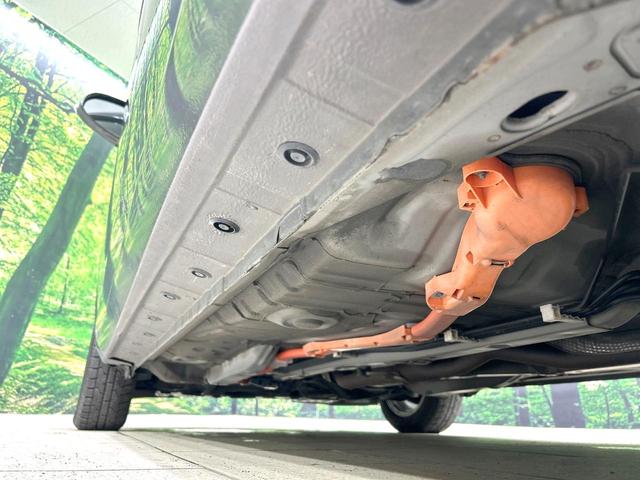 アクア Ｇ　禁煙車　ＳＤナビ　スマートキー　オートライト　オートエアコン　フルセグ　純正１５インチＡＷ　革巻きステアリング　プライバシーガラス　盗難防止装置　電動格納ミラー　ＤＶＤ／ＣＤ再生　横滑防止装置（21枚目）