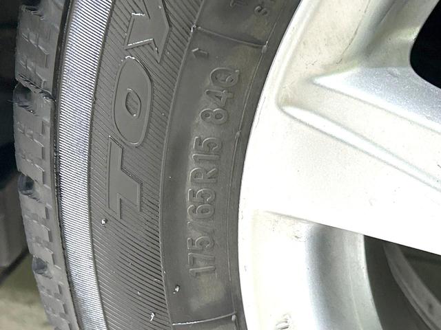 アクア Ｇ　禁煙車　ＳＤナビ　スマートキー　オートライト　オートエアコン　フルセグ　純正１５インチＡＷ　革巻きステアリング　プライバシーガラス　盗難防止装置　電動格納ミラー　ＤＶＤ／ＣＤ再生　横滑防止装置（40枚目）