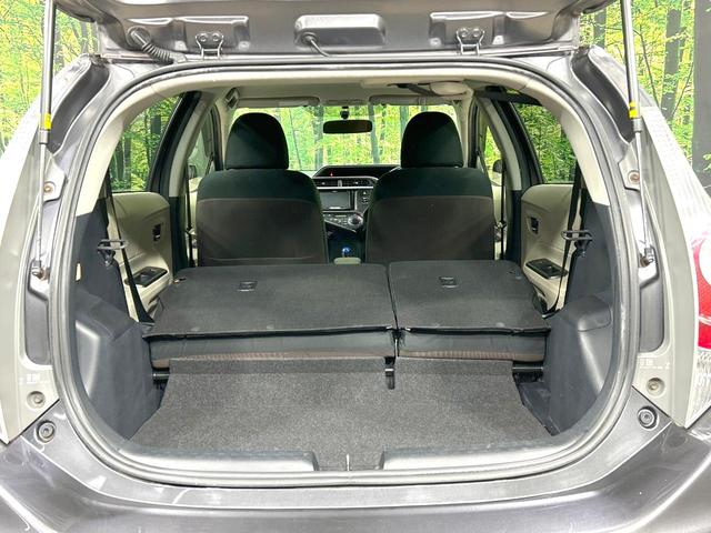 アクア Ｇ　禁煙車　ＳＤナビ　スマートキー　オートライト　オートエアコン　フルセグ　純正１５インチＡＷ　革巻きステアリング　プライバシーガラス　盗難防止装置　電動格納ミラー　ＤＶＤ／ＣＤ再生　横滑防止装置（43枚目）