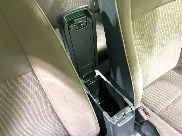 アクア Ｇ　禁煙車　ＳＤナビ　スマートキー　オートライト　オートエアコン　フルセグ　純正１５インチＡＷ　革巻きステアリング　プライバシーガラス　盗難防止装置　電動格納ミラー　ＤＶＤ／ＣＤ再生　横滑防止装置（52枚目）