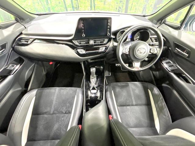 C-HR S GRスポーツ 後期型 純正ディスプレイオーディオ バックカメラ 100V電源 衝突被害軽減システム レーダークルーズ ハーフレザーシート スマートキー LEDヘッド ETC 純正19インチアルミ オートハイビーム(2枚目)