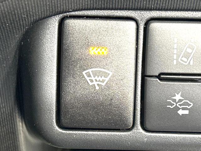 アクア Ｓスタイルブラック　後期型　純正ＳＤナビ　バックカメラ　寒冷地仕様　セーフティセンス　禁煙車　クリアランスソナー　スマートキー　ＥＴＣ　オートライト　オートエアコン　オートハイビーム　プライバシーガラス　電動格納ミラー（3枚目）