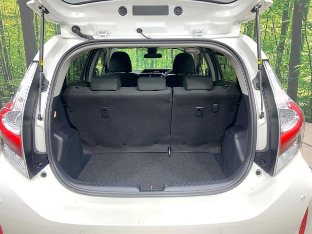 アクア Ｓスタイルブラック　後期型　純正ＳＤナビ　バックカメラ　寒冷地仕様　セーフティセンス　禁煙車　クリアランスソナー　スマートキー　ＥＴＣ　オートライト　オートエアコン　オートハイビーム　プライバシーガラス　電動格納ミラー（10枚目）