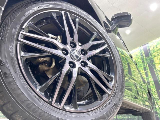 オデッセイハイブリッド ｅ：ＨＥＶアブソルート・ＥＸ　純正１０型ナビ　両側電動ドア　全周囲カメラ　１００Ｖ電源　ＨＤＭＩ　ホンダセンシング　禁煙車　電動リアゲート　ハーフレザー　ドラレコ　コーナーセンサー　シートヒーター　ＬＥＤヘッド　ＥＴＣ２．０（13枚目）