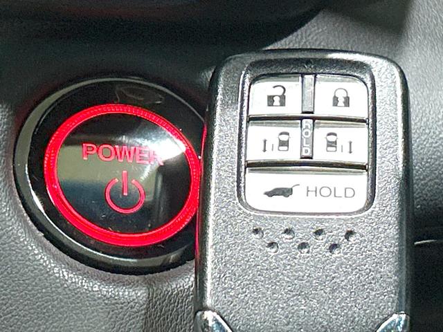 オデッセイハイブリッド ｅ：ＨＥＶアブソルート・ＥＸ　純正１０型ナビ　両側電動ドア　全周囲カメラ　１００Ｖ電源　ＨＤＭＩ　ホンダセンシング　禁煙車　電動リアゲート　ハーフレザー　ドラレコ　コーナーセンサー　シートヒーター　ＬＥＤヘッド　ＥＴＣ２．０（34枚目）