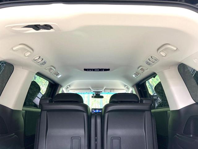 オデッセイハイブリッド ｅ：ＨＥＶアブソルート・ＥＸ　純正１０型ナビ　両側電動ドア　全周囲カメラ　１００Ｖ電源　ＨＤＭＩ　ホンダセンシング　禁煙車　電動リアゲート　ハーフレザー　ドラレコ　コーナーセンサー　シートヒーター　ＬＥＤヘッド　ＥＴＣ２．０（41枚目）
