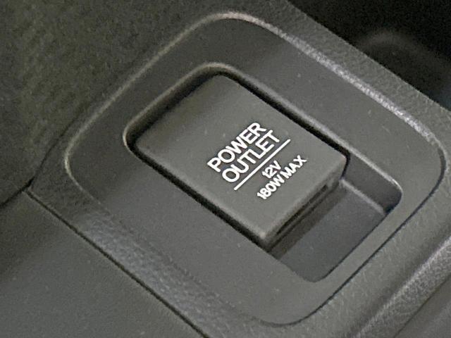 オデッセイハイブリッド ｅ：ＨＥＶアブソルート・ＥＸ　純正１０型ナビ　両側電動ドア　全周囲カメラ　１００Ｖ電源　ＨＤＭＩ　ホンダセンシング　禁煙車　電動リアゲート　ハーフレザー　ドラレコ　コーナーセンサー　シートヒーター　ＬＥＤヘッド　ＥＴＣ２．０（58枚目）