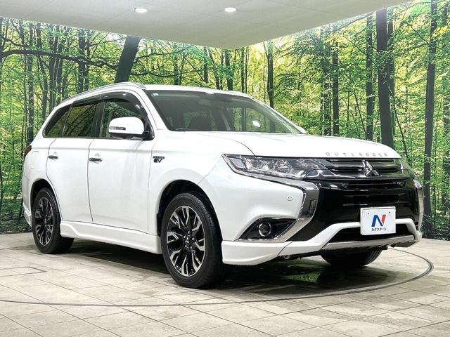 アウトランダーＰＨＥＶ Ｇナビパッケージ　４ＷＤ　純正ナビ　全周囲カメラ　１００Ｖ電源　ｅ－アシスト　禁煙　電動リアゲート　ハーフレザー　ステアリングヒーター　パワーシート　コーナーセンサー　スマートキー　ＬＥＤヘッド　ＥＴＣ　プライバシーＧ（16枚目）