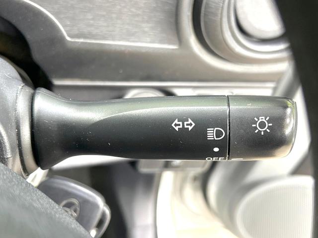 アクア Ｓ　ＳＤナビ　バックカメラ　禁煙車　ＨＩＤヘッド　ＥＴＣ　オートエアコン　Ｂｌｕｅｔｏｏｔｈ　ＣＤ　ＤＶＤ再生　フルセグ　電動格納ミラー　プライバシーガラス　ヘッドライトレベライザーシートリフター（26枚目）