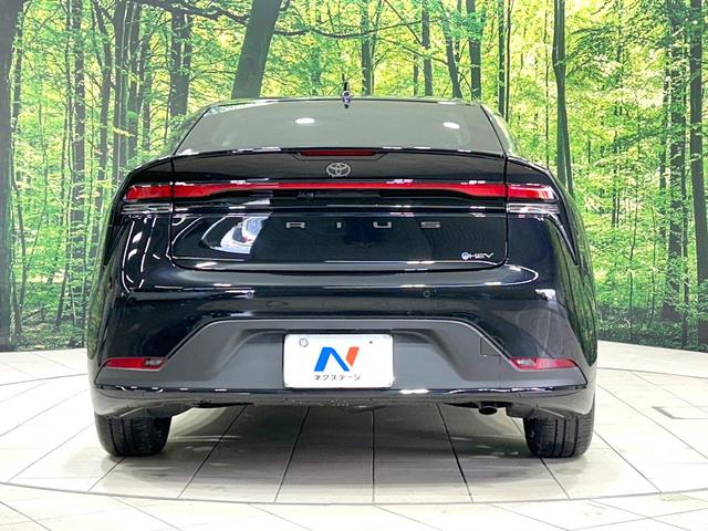 プリウス Ｇ　純正８型ナビ　全周囲カメラ　１００Ｖ電源　セーフティセンス　レーダークルーズ　禁煙車　ドラレコ　コーナーセンサー　スマートキー　ＥＴＣ　シートヒーター　ＥＴＣ　フルセグ　純正インチＡＷ　ＬＥＤヘッド（12枚目）