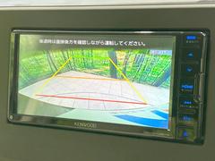 【バックカメラ】駐車時に後方がリアルタイム映像で確認できます。大型商業施設や立体駐車場での駐車時や、夜間のバック時に大活躍！運転スキルに関わらず、今や必須となった装備のひとつです！ 5