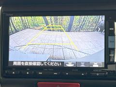 【バックカメラ】駐車時に後方がリアルタイム映像で確認できます。大型商業施設や立体駐車場での駐車時や、夜間のバック時に大活躍！運転スキルに関わらず、今や必須となった装備のひとつです！ 5