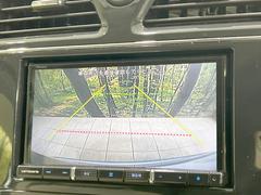 【バックカメラ】駐車時に後方がリアルタイム映像で確認できます。大型商業施設や立体駐車場での駐車時や、夜間のバック時に大活躍！運転スキルに関わらず、今や必須となった装備のひとつです！ 4