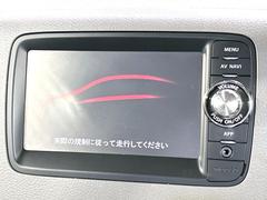 【メーカー純正ナビ】インテリアに溶け込むスタイリッシュな「専用設計」メーカーナビを装備♪視認性や操作性など基本性能にも優れ、より上質なカーライフをお楽しみいただけます。 4
