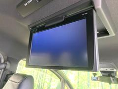 【１２．１型フリップダウン】大画面モニターで後席でもエンタメをお楽しみいただけます。家族や友人とお出かけする機会が多い方に大人気です♪ 5