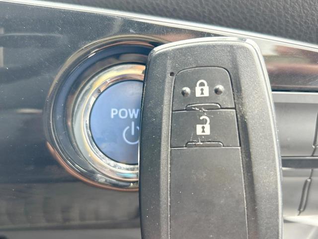 プリウス Ｓ　セーフティセンス　純正ナビ　バックカメラ　Ｂｌｕｅｔｏｏｔｈ　ＬＥＤライト　スマートキー　オートハイビーム　ビルトインＥＴＣ　純正１５インチアルミホイール　禁煙車（8枚目）