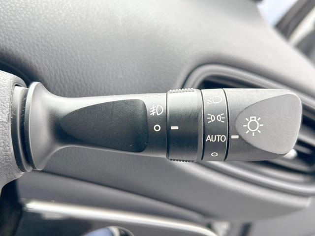 プリウス Ｓ　セーフティセンス　純正ナビ　バックカメラ　Ｂｌｕｅｔｏｏｔｈ　ＬＥＤライト　スマートキー　オートハイビーム　ビルトインＥＴＣ　純正１５インチアルミホイール　禁煙車（32枚目）
