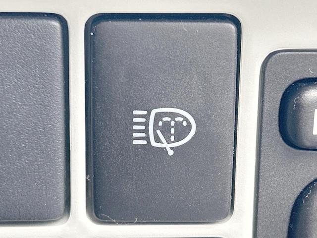 プリウス Ｓ　ＬＥＤエディション　純正ナビ　バックカメラ　ＬＥＤライト　Ｂｌｕｅｔｏｏｔｈ　スマートキー　オートライト　オートエアコン　ヘッドライトウォッシャー　純正１５インチアルミホイール　禁煙車（21枚目）