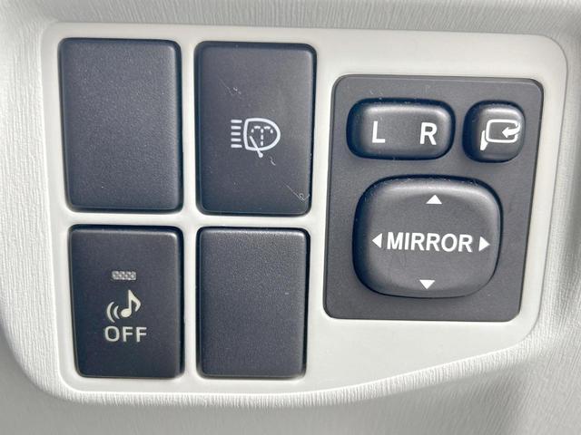 プリウス Ｓ　ＬＥＤエディション　純正ナビ　バックカメラ　ＬＥＤライト　Ｂｌｕｅｔｏｏｔｈ　スマートキー　オートライト　オートエアコン　ヘッドライトウォッシャー　純正１５インチアルミホイール　禁煙車（27枚目）