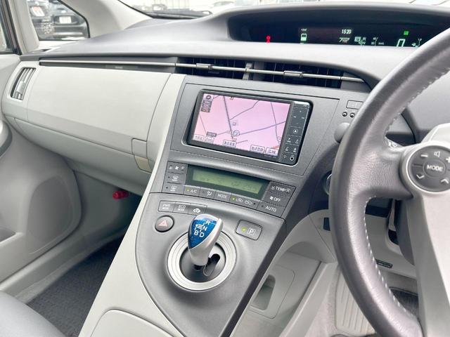 プリウス Ｓ　ＬＥＤエディション　純正ナビ　バックカメラ　ＬＥＤライト　Ｂｌｕｅｔｏｏｔｈ　スマートキー　オートライト　オートエアコン　ヘッドライトウォッシャー　純正１５インチアルミホイール　禁煙車（30枚目）