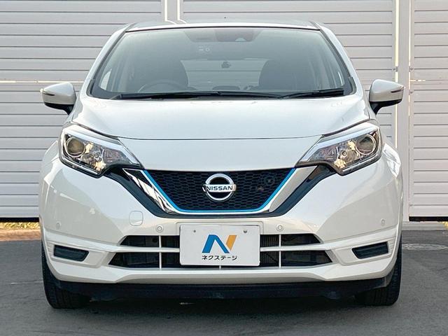 ノート ｅ－パワー　Ｘ　後期モデル　純正ナビ　バックカメラ　Ｂｌｕｅｔｏｏｔｈ　インテリジェントキー　ＥＴＣ車載器　純正１５インチアルミホイール　禁煙車　ドライブレコーダー　オートライト　オートエアコン（15枚目）