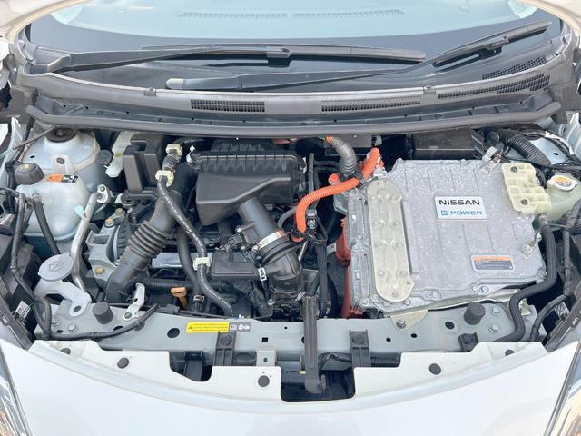 ノート ｅ－パワー　Ｘ　後期モデル　純正ナビ　バックカメラ　Ｂｌｕｅｔｏｏｔｈ　インテリジェントキー　ＥＴＣ車載器　純正１５インチアルミホイール　禁煙車　ドライブレコーダー　オートライト　オートエアコン（19枚目）