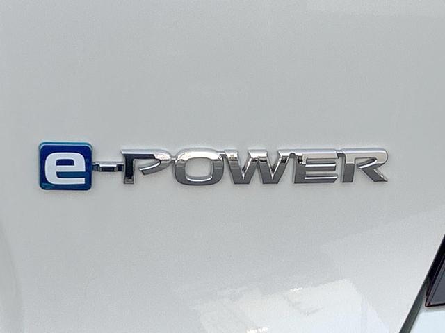 ノート ｅ－パワー　Ｘ　後期モデル　純正ナビ　バックカメラ　Ｂｌｕｅｔｏｏｔｈ　インテリジェントキー　ＥＴＣ車載器　純正１５インチアルミホイール　禁煙車　ドライブレコーダー　オートライト　オートエアコン（59枚目）