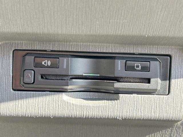 プリウスアルファ Ｇ　チューン　ブラック　ＢＩＧＸ９型ナビ　バックカメラ　クルーズコントロール　オートエアコン　ＥＴＣ　ＬＥＤヘッドランプ　スマートキー　電動格納ミラー　オートライト　フロントフォグランプ　ステアリングスイッチ　禁煙車（7枚目）