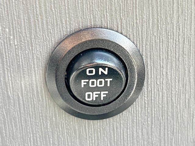 プリウスアルファ Ｇ　チューン　ブラック　ＢＩＧＸ９型ナビ　バックカメラ　クルーズコントロール　オートエアコン　ＥＴＣ　ＬＥＤヘッドランプ　スマートキー　電動格納ミラー　オートライト　フロントフォグランプ　ステアリングスイッチ　禁煙車（35枚目）