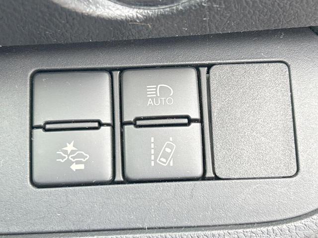 シエンタ G クエロ セーフティセンス 両側電動ドア 純正ナビ フルセグ バックカメラ Bluetooth スマートキー ビルトインETC LEDヘッドライト オートライト オートエアコン 禁煙車(3枚目)