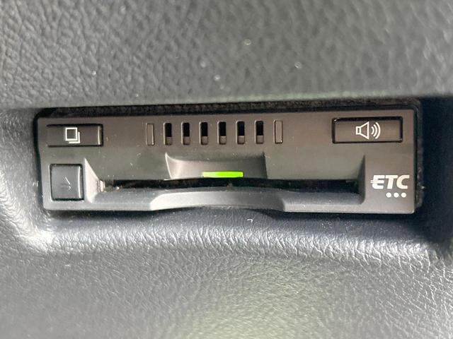 シエンタ G クエロ セーフティセンス 両側電動ドア 純正ナビ フルセグ バックカメラ Bluetooth スマートキー ビルトインETC LEDヘッドライト オートライト オートエアコン 禁煙車(8枚目)