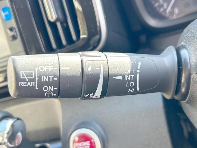 N-ONE プレミアムSSブラウンスタイルパッケージ 純正ナビ 地デジ バックカメラ Bluetooth HIDライト 前席シートヒーター クルーズコントロール 純正14インチアルミホイール 木目調インパネ スマートキー 禁煙(30枚目)