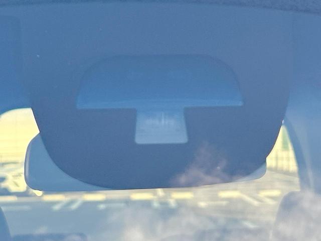 N-BOX G ターボSSパッケージ 後期モデル 安心パッケージ 両側電動ドア ブラック内装 純正ナビ 地デジ バックカメラ Bluetooth クルーズコントロール HIDライト シートヒーター ビルトインETC 禁煙車(3枚目)